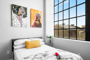 Chic Flat W Rooftop Pool & Gym